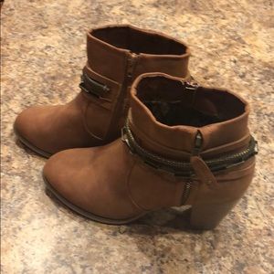 VENUS Cognac Brown Booties- NWOT
